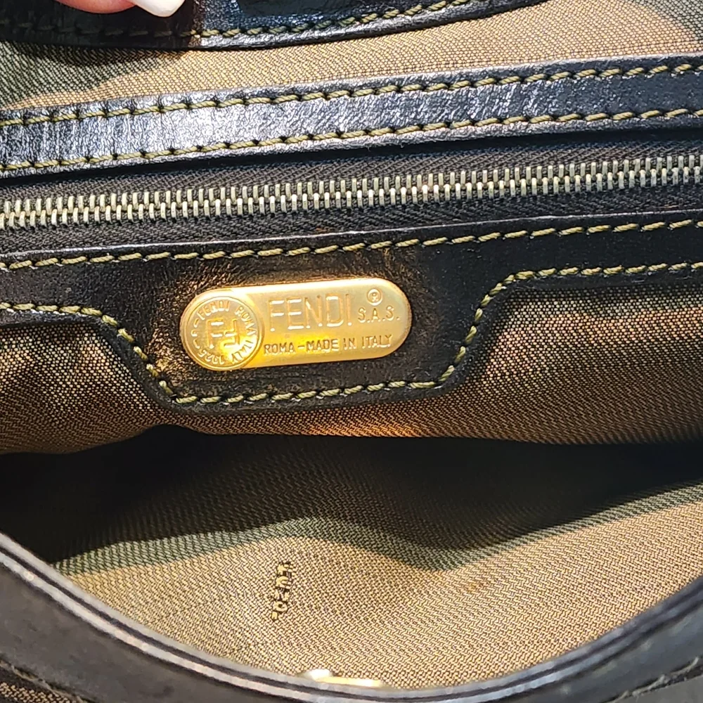 FENDI Zucca Cuoio Lucido - Picture 5 of 9